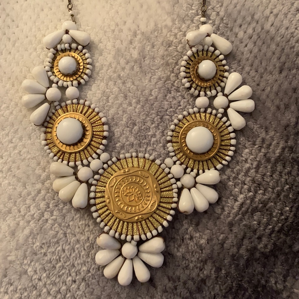 White Statement Necklace - Picture 2 of 7